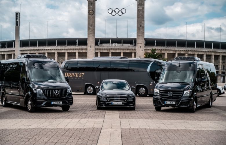.Unsere Fahrzeugflotte in Deutschland mit zwei Kleinbussen, einem Bus und einem Mercedes S-Klasse für erstklassigen Reisekomfort und Gruppenfahrten.