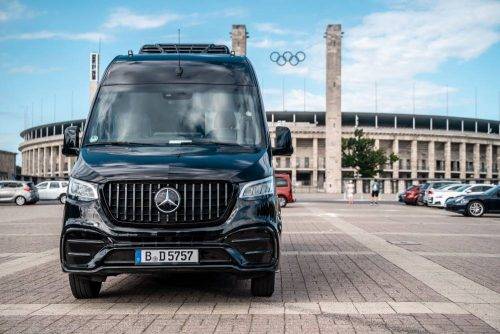 Mercedes Sprinter vor dem Olympiastadion Berlin