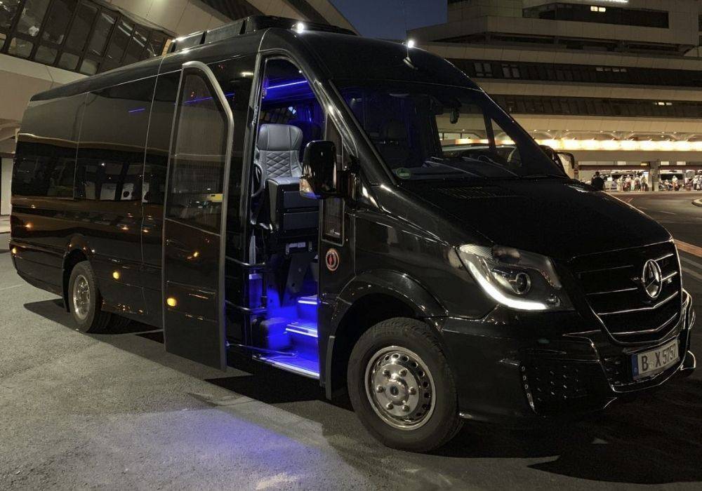 Mercedes-Benz Shuttle-Fahrzeug in Berlin