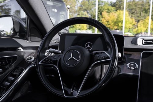 Cockpit der Mercedes-Benz S-Klasse