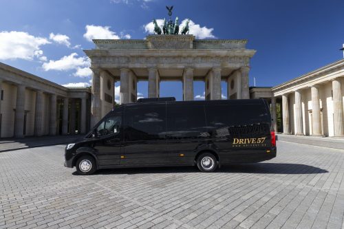 Mercedes-Benz Sprinter Bus mieten in Berlin – am Brandenburger Tor