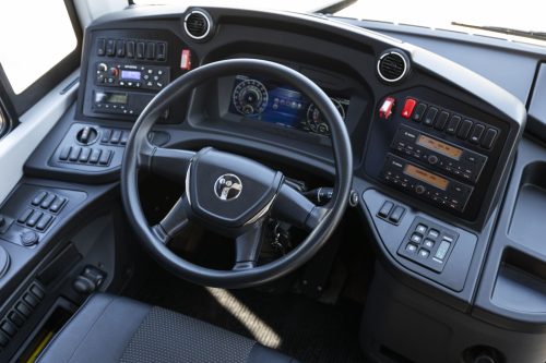 Cockpit des Midibus Premium
