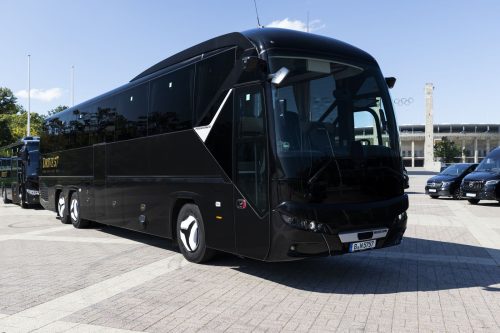 Neoplan Starliner – Frontansicht des VIP-Reisebusses