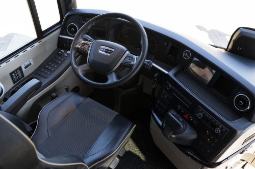Cockpit des Neoplan Starliner